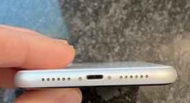 Good
													Apple iPhone Xr - AT&T, White, 64 GB, A1984, photo 2 of 14