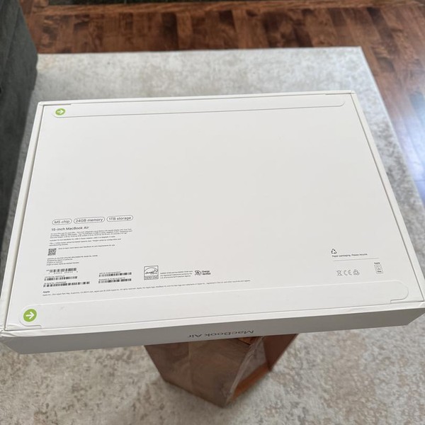 MacBook Air 2026 (M5) - 15 inch - 1 TB, Silver, 24 GB, Apple M5 10-Core (10-core GPU)