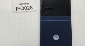 Good
													Motorola Razr (2025) - TracFone, Blue, 256 GB, 8 GB, photo 4 of 9