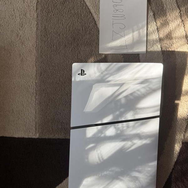 PlayStation 5 Digital Edition (2020) - White, 825 GB, Digital Edition