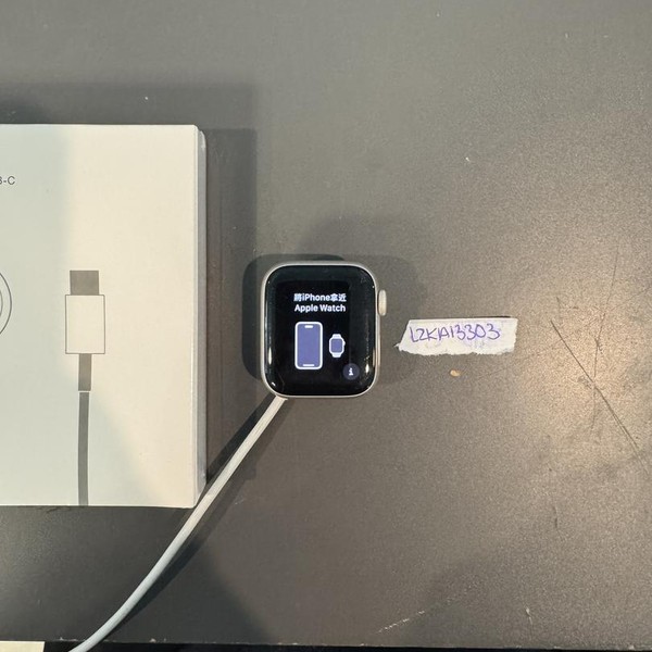 Apple Watch SE 2nd Gen 40mm - Silver, A2722 - GPS, Aluminum