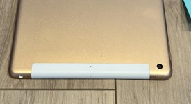 Good
													Apple iPad 8th Gen - Unlocked, Gold, 32 GB, A2428, photo 5 of 6