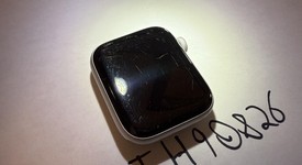 Fair
													Apple Watch SE 1st Gen 44mm - Silver, A2352 - GPS, Aluminum, photo 4 of 9