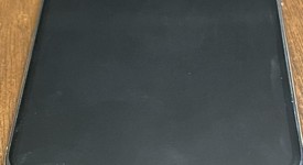 Mint
													Apple iPhone Xs Max - Unlocked Non-US, Gold, 64 GB, A2101, photo 2 of 9