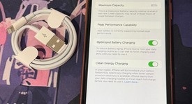 Good
													Apple iPhone Xr - Unlocked, Coral, 128 GB, A1984, photo 3 of 7