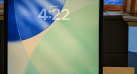 Mint
													Apple iPad Pro 12.9" 6th Gen 2022 - Unlocked, Silver, 128 GB, photo 1 of 7