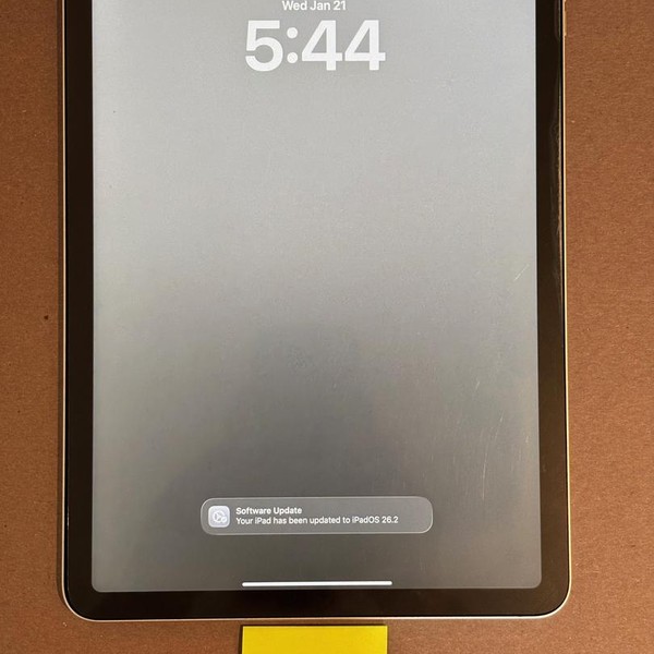 Apple iPad Air 5th Gen - Wi-Fi, Gray, 64 GB, A2588