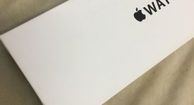 New
													Apple Watch SE 2nd Gen 40mm - Unlocked, Starlight, A2726 - Cellular, Aluminum, photo 4 of 5