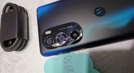Mint
													Motorola Edge Plus (2022) - Unlocked, Blue, 512 GB, 8 GB, photo 3 of 23