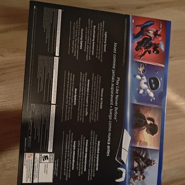 PlayStation 5 Standard Edition (2020) - White, 825 GB, Standard Edition