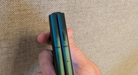 Mint
													Motorola Razr Ultra (2025) - AT&T, PANTONE Scarab, 512 GB, 16 GB, photo 4 of 12