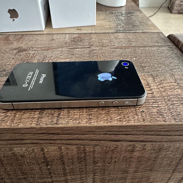 Apple iPhone 4S - Unlocked, 16 GB, Black, A1387