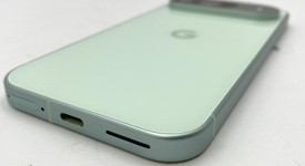 Good
													Google Pixel 9 - Unlocked, Wintergreen, 128 GB, 12 GB, G2YBB, photo 5 of 5