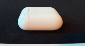 Used
													Apple AirPods 2nd Gen - Wireless Case, photo 4 of 8
