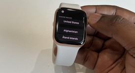 Mint
													Apple Watch SE 1st Gen 44mm - Gold, A2352 - GPS, Aluminum, photo 3 of 14