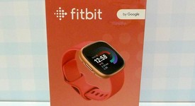 New
													Fitbit Versa 4 - Rose Gold, photo 1 of 5