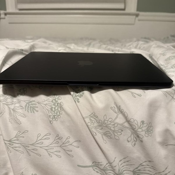 MacBook Air 2022 (M2) - 13 inch - 256 GB, Midnight, 8 GB, Apple M2