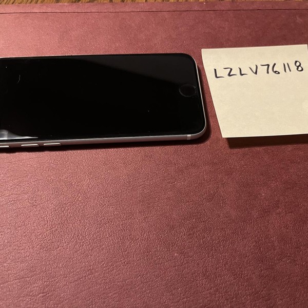 Apple iPhone SE 2nd Gen 2020 - Unlocked, 128 GB, White, A2275