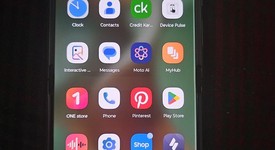 Mint
													Motorola Razr 2025 - Total by Verizon, Green, 256 GB, 8 GB, photo 5 of 9