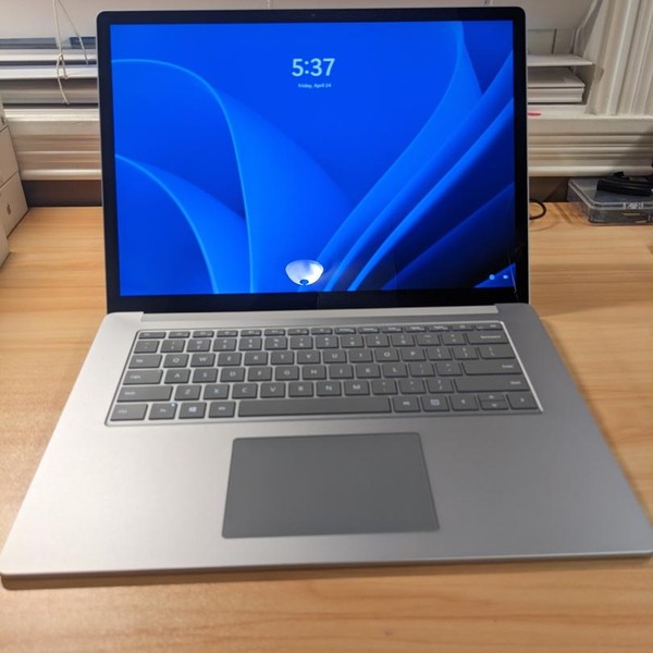 Microsoft Surface Laptop 4 - 256 GB, Platinum, 8 GB, AMD Ryzen 7, 15 inch