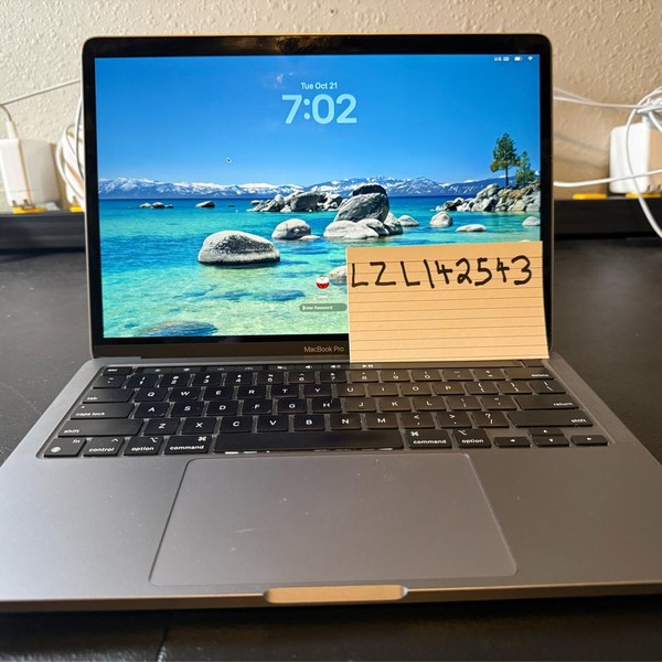 MacBook Pro 2022 - 13 inch - 512 GB, Gray, 24 GB, Apple M2