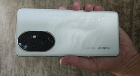 Good
													Honor 200 Pro - Unlocked Non-US, White, 512 GB, 12 GB, photo 4 of 6