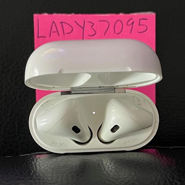 Apple AirPods (2nd Gen) - Lightning Case