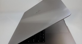 Good
													MacBook Pro 2018 (With Touch Bar) - 15" - I7, Gray, 1 TB, 32 GB, photo 3 of 4
