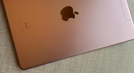 Good
													Apple iPad Pro 9.7" - AT&T, Rose Gold, 32 GB, A1674, photo 3 of 3