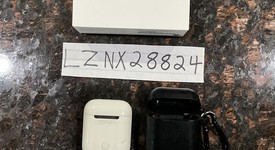 Used
													Apple AirPods 2nd Gen - Lightning Case, photo 5 of 8