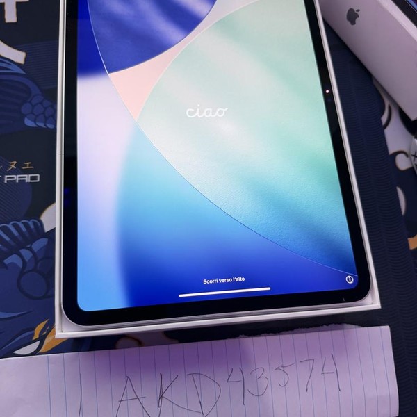 Apple iPad Pro 11 inch (M4) 2024 - Unlocked, 256 GB, Silver, 8 GB, A2837, Standard Glass