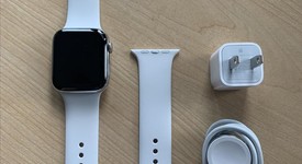 Mint
													Apple Watch Series 4 44mm - Unlocked, Silver, A1976 - Cellular, Stainless, photo 2 of 11