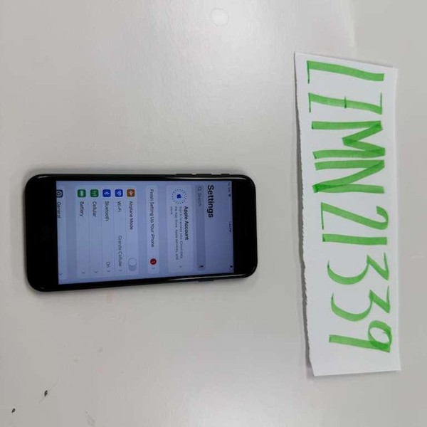 Apple iPhone SE 3rd Gen 2022 - Unlocked, 64 GB, Midnight, A2595