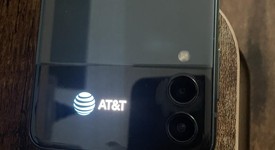 Good
													Samsung Galaxy Z Flip3 5G - AT&T, Green, 128 GB, 8 GB, SM-F711U, photo 5 of 16