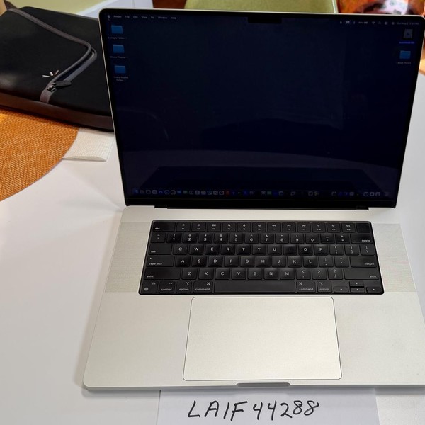 MacBook Pro 2021 - 16 inch - 1 TB, Silver, 16 GB, Apple M1 Pro 10-core