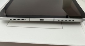 Mint
													Apple iPad 10th Gen - Unlocked, Silver, 64 GB, A2757, photo 5 of 13