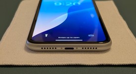 Mint
													Apple iPhone Xr - Unlocked, White, 64 GB, A1984, photo 4 of 8