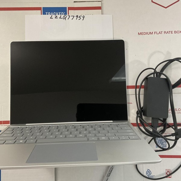 Microsoft Surface Laptop 3 - 256 GB, Black, 8 GB, Intel Core i5, 13.5 inch