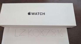 New
													Apple Watch SE 2nd Gen 40mm - Starlight, A2722 - GPS, Aluminum, photo 3 of 3