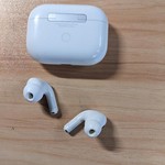 Used Apple AirPods Pro - MagSafe Case