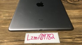 Good
													Apple iPad Air 2 - Unlocked, Gray, 32 GB, photo 4 of 7