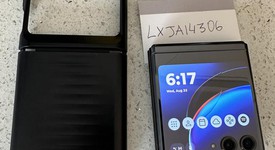Mint
													Motorola Razr Plus (2023) - AT&T, Black, 256 GB, 8 GB, photo 1 of 8