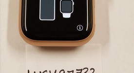 Good
													Apple Watch Series 4 40mm - T-Mobile, Gold, A1975 - Cellular, Aluminum, photo 2 of 4