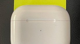 Used
													Apple AirPods 3rd Gen - Lightning Case, photo 2 of 5