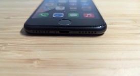 Good
													Apple iPhone SE 3rd Gen 2022 - Unlocked, Midnight, 64 GB, A2595, photo 4 of 14