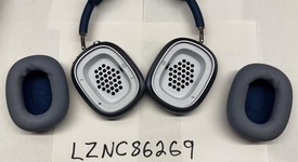 Used
													Apple AirPods Max - Sky Blue, photo 4 of 9