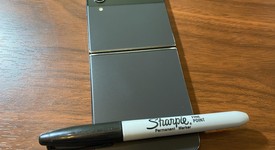 Good
													Samsung Galaxy Z Flip4 5G - Unlocked, Graphite, 256 GB, 8 GB, SM-F721U1, photo 3 of 4