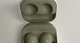 Used
													Samsung Galaxy Buds2 - Olive, SM-R177, photo 1 of 3