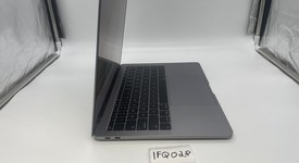 Good
													MacBook Pro 2017 (No Touch Bar) - 13" - I5, Gray, 512 GB, 8 GB, photo 3 of 6