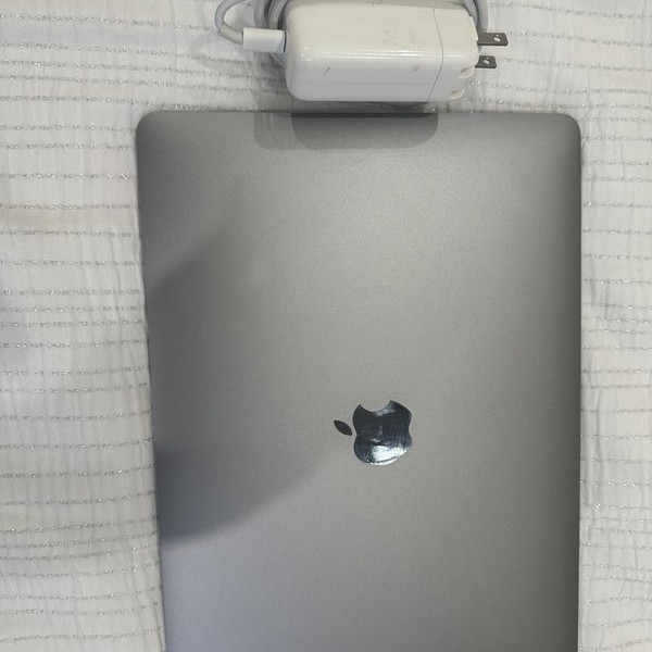 MacBook Air 2020 - 13 inch - 256 GB, Gray, 8 GB, Intel Core i3